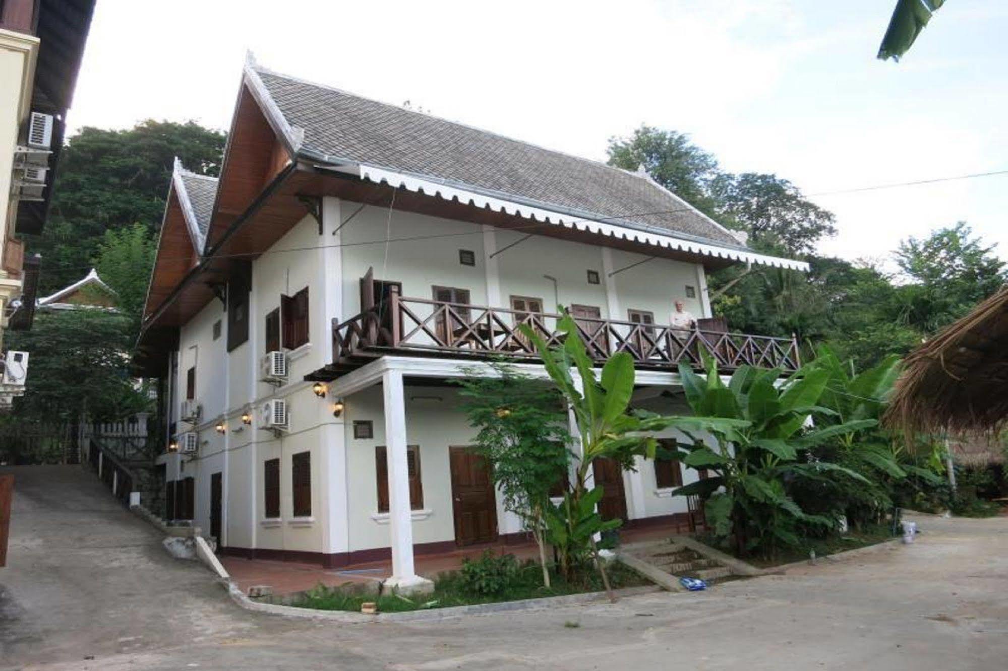 Namkhan Riverside Hotel 루앙프라방 외부 사진