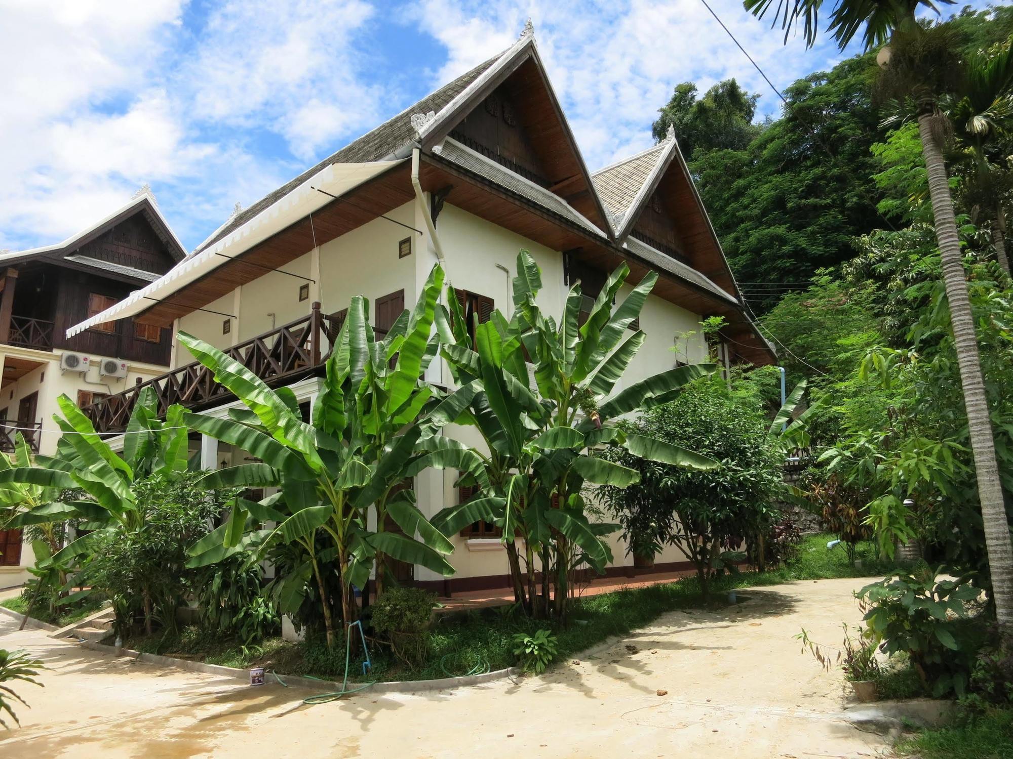 Namkhan Riverside Hotel 루앙프라방 외부 사진